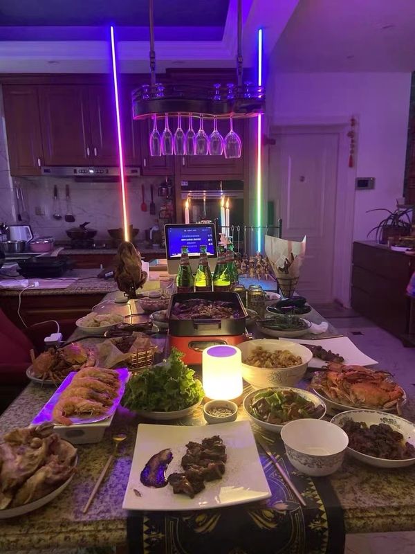 2024 Σύγχρονος κυλίνδρος RGB πολύχρωμος LED περιβάλλοντος φωτός Εφαρμογή έξυπνη ατμόσφαιρα λάμπα δαπέδου